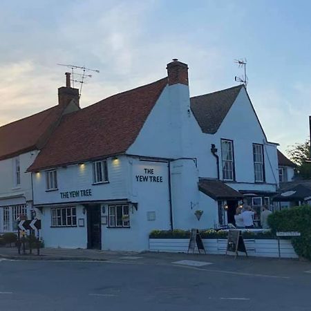 Stay And Relax At The Yew Tree Manuden Exteriér fotografie