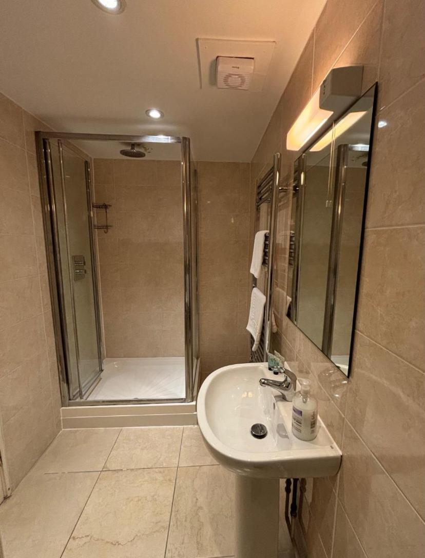 Stay And Relax At The Yew Tree Manuden Exteriér fotografie