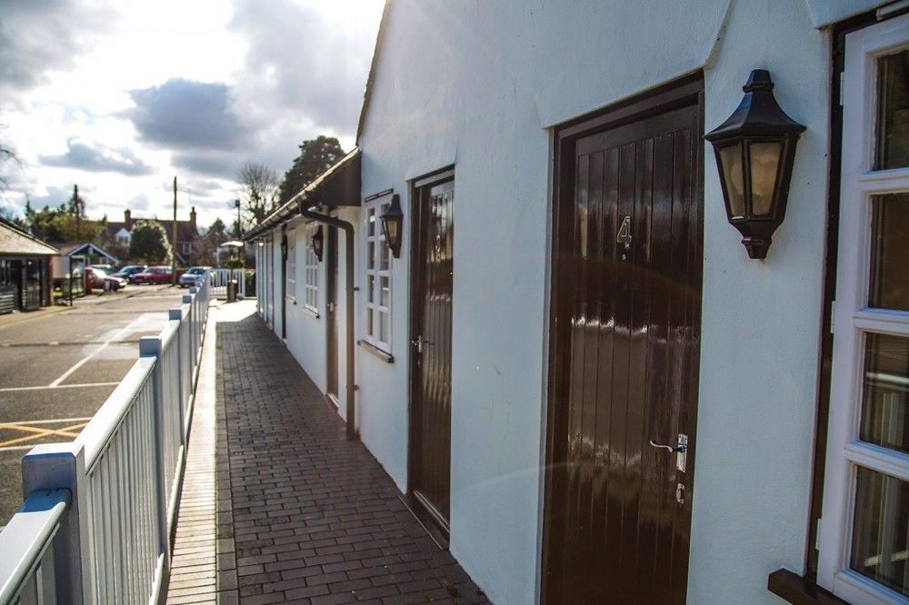 Stay And Relax At The Yew Tree Manuden Exteriér fotografie
